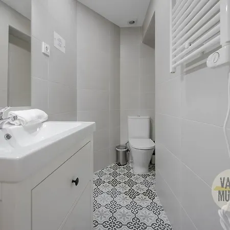 Apartment Spacious New 7 En La Plaza De Tirso De Molina Madrid