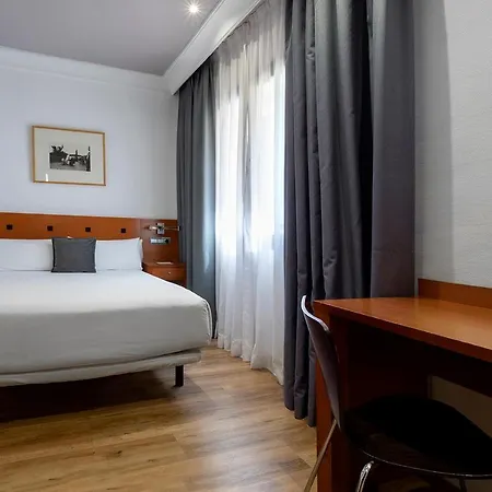 Petit Palace Cliper-gran Via Hotel 3*