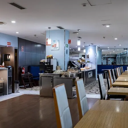 珀蒂宫赛珀格兰维尔酒店 酒店