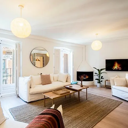 Ever House - Atocha1 Superb-location Apartment *