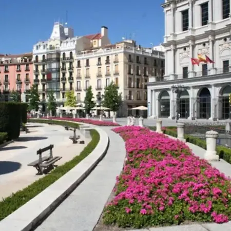 Con Encanto Junto A La Plaza Mayor * Madrid