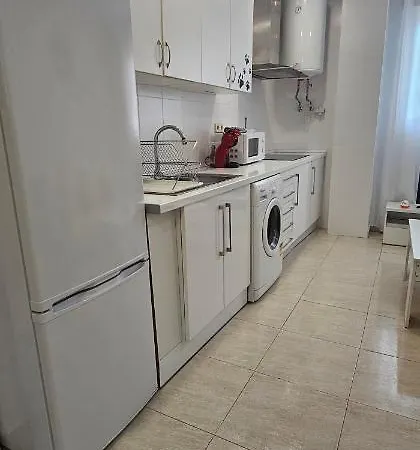 Apto Tanez Plaza Toros Ventas, A Apartment *