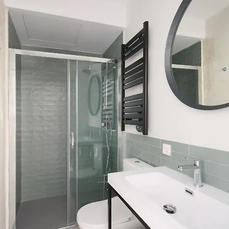 Charming Palacio Real Apartment