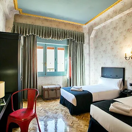 Casual Del Teatro Hotel Madryt