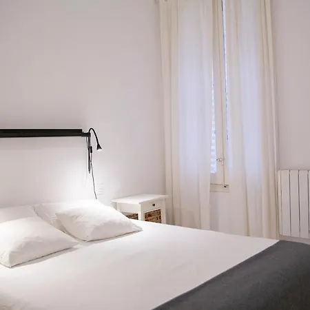 Mezzanine Yellow Apartment Madrid