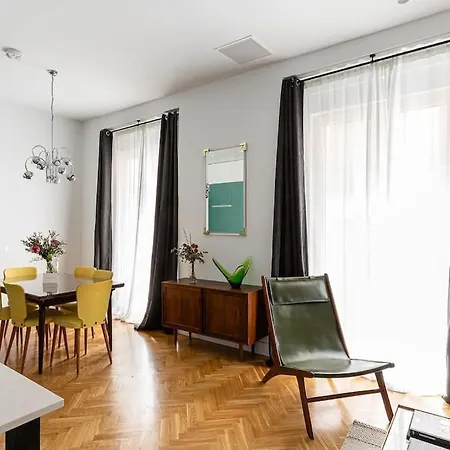 Infantas Piso At Justicia Barrio Apartment *