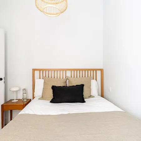 Infantas Piso At Justicia Barrio Apartment
