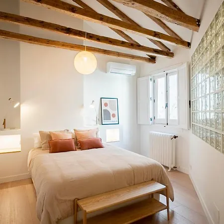 Ever House - Atocha1 Superb-location Apartment *