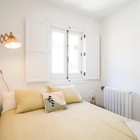 Ever House - Atocha1 Superb-location Apartment *