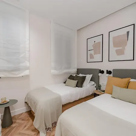 Chamberi V Calle Hartzenbusch 2br 2bh Madrid