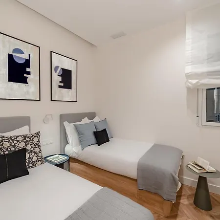 Chamberi V Calle Hartzenbusch 2br 2bh *