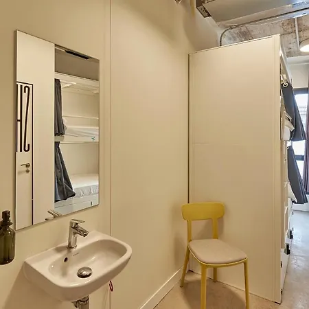 Hostelfly Albergue *