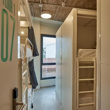 Hostelfly Albergue *