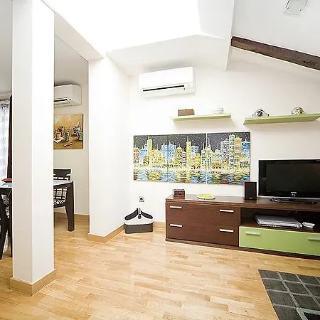 Km1 Lavapies Apartment Madrid