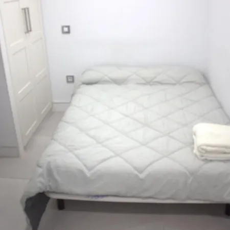 In - 01 Lavapies Guest house *