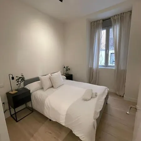 Cool Duplex 7pax En Calle Monteleon/centro Madrid