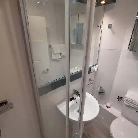 4 - Puerta Del Sol Apartment Madrid