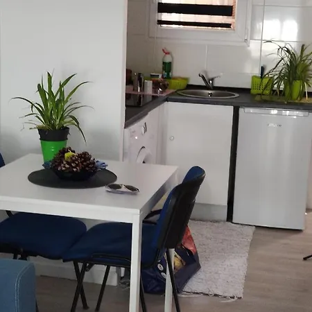 Apartamento Vacacional En La Zona De Rio. *