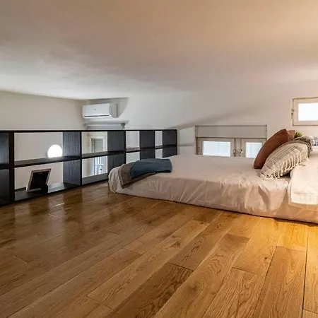 Pequeno Estudio Madrileno * Madrid