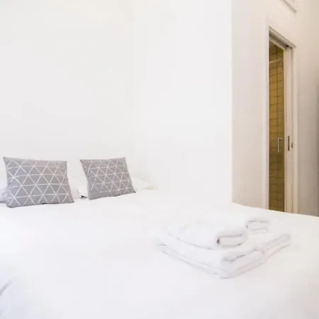 Apartment 3dormitorios 2banos -malasana-velar *