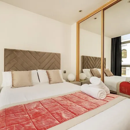 Luxury In Barrio Palacio Madrid