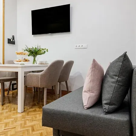 Apartment Centrico Con 3 Banos En Puerta Del Sol Y Atocha Madrid