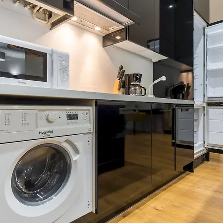 Wide And Modern -1bd 1,5 Bth- Malasana * Madrid