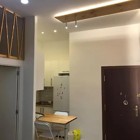 Avda Plaza De Toros, Apartamento Dos Dormitorios Junto A Metro Vistalegre *