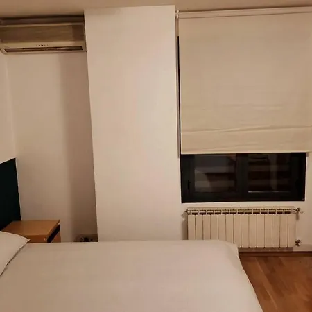 Apartamento De 2 Con Bano Privado Apartment *