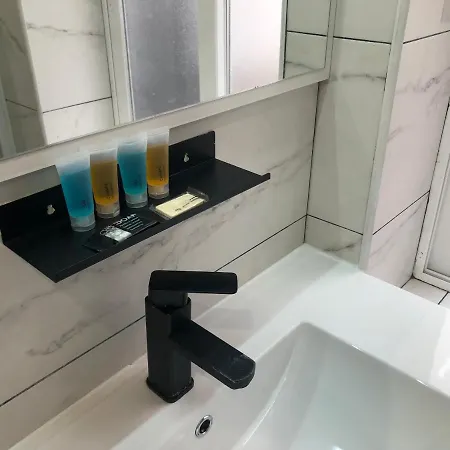 Avda Plaza De Toros, Apartamento Dos Dormitorios Junto A Metro Vistalegre * Madrid