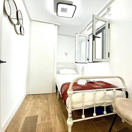 Apartment Gran-via Luxury Flat 3bd City Center + Terrace + Ac