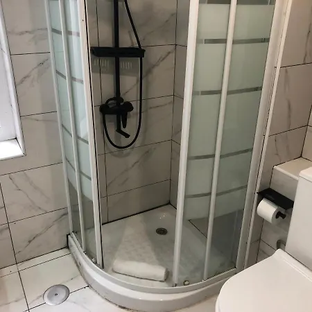Avda Plaza De Toros, Apartamento Dos Dormitorios Junto A Metro Vistalegre * Madrid