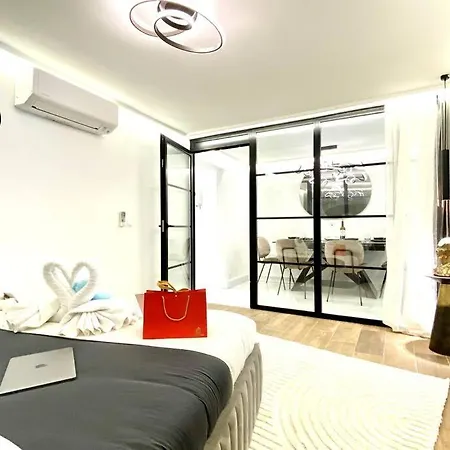 Gran-via Luxury Flat 3bd City Center + Terrace + Ac * Madrid