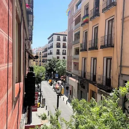 Exclusivo Y Acogedor Con Balcon En Chueca, Con Aire Acondicionado Y Calefaccion
