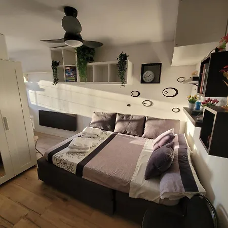 Bed & Breakfast Entero En Madrid, Con Acceso Privado