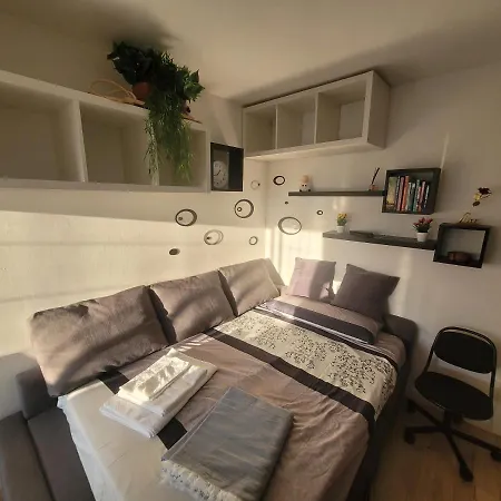 Bed & Breakfast Entero En Madrid, Con Acceso Privado