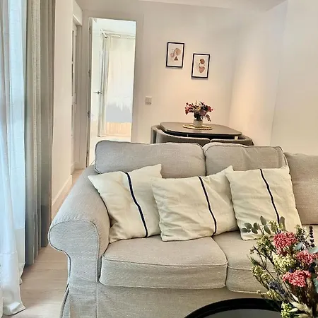 Private In A Shared Apartment, Privada En Un Apartamento Compartido En Pacifico, Homestay *