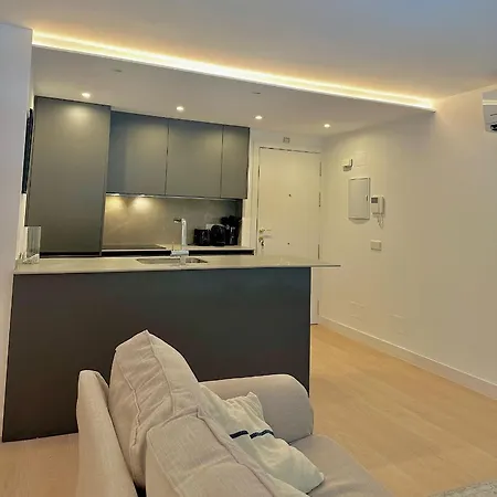 Private In A Shared Apartment, Privada En Un Apartamento Compartido En Pacifico, Madrid