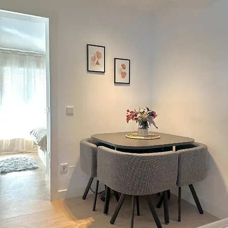 Private In A Shared Apartment, Privada En Un Apartamento Compartido En Pacifico,