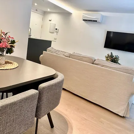 Homestay Private In A Shared Apartment, Privada En Un Apartamento Compartido En Pacifico,