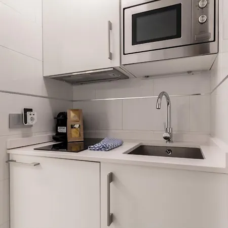Apartment 1 Bedroom 1 Bathroom Furnished - Recoletos - Modern Functional - Mintystay