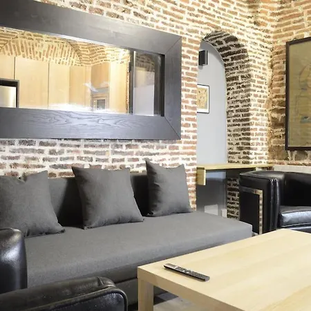 Cozy Loft - Royal Palace Apartment