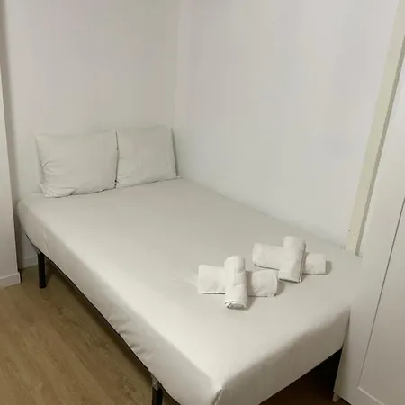 Avda Plaza De Toros, Apartamento Dos Dormitorios Junto A Metro Vistalegre Madrid