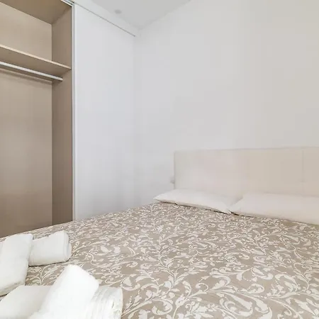 Arturo Soria Apartments2 Madrid