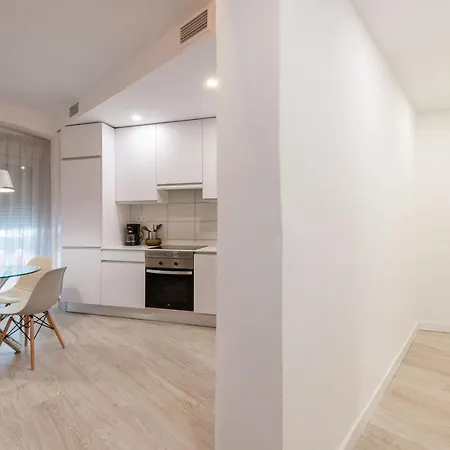 Bright And Modern- 2 Bedrooms 1bathroom- Mintystay - Bocangel * Madrid