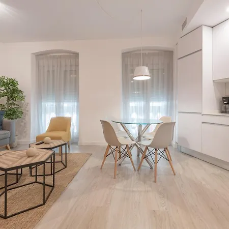 Bright And Modern- 2 Bedrooms 1bathroom- Mintystay - Bocangel Madrid