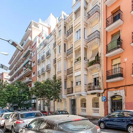 Bright And Modern- 2 Bedrooms 1bathroom- Mintystay - Bocangel *