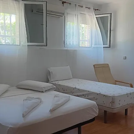 El Colmenar Guest house *