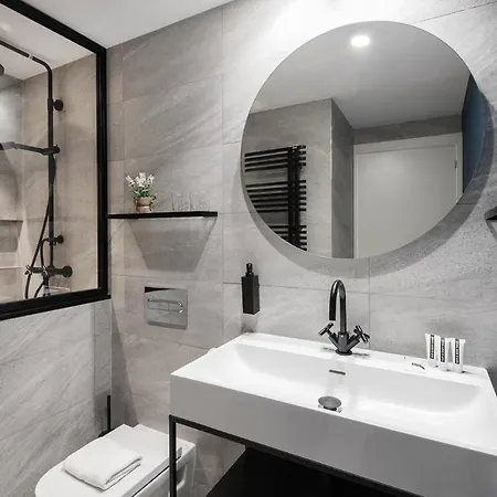 Luxury And Cozy- 2 Bedrooms 2 Bathrooms -mintystay- Herradores Madrid