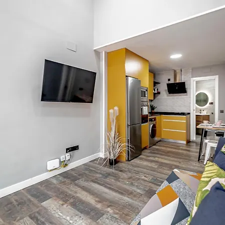 Apartamento Luminoso Cerca 4 Caminos- Reina Victoria